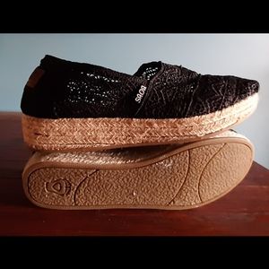 Bobs by Skechers black 9.5